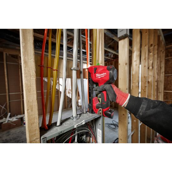 Milwaukee MNM1-600 1 in. Insulated Cable Staples | Wolseley Express